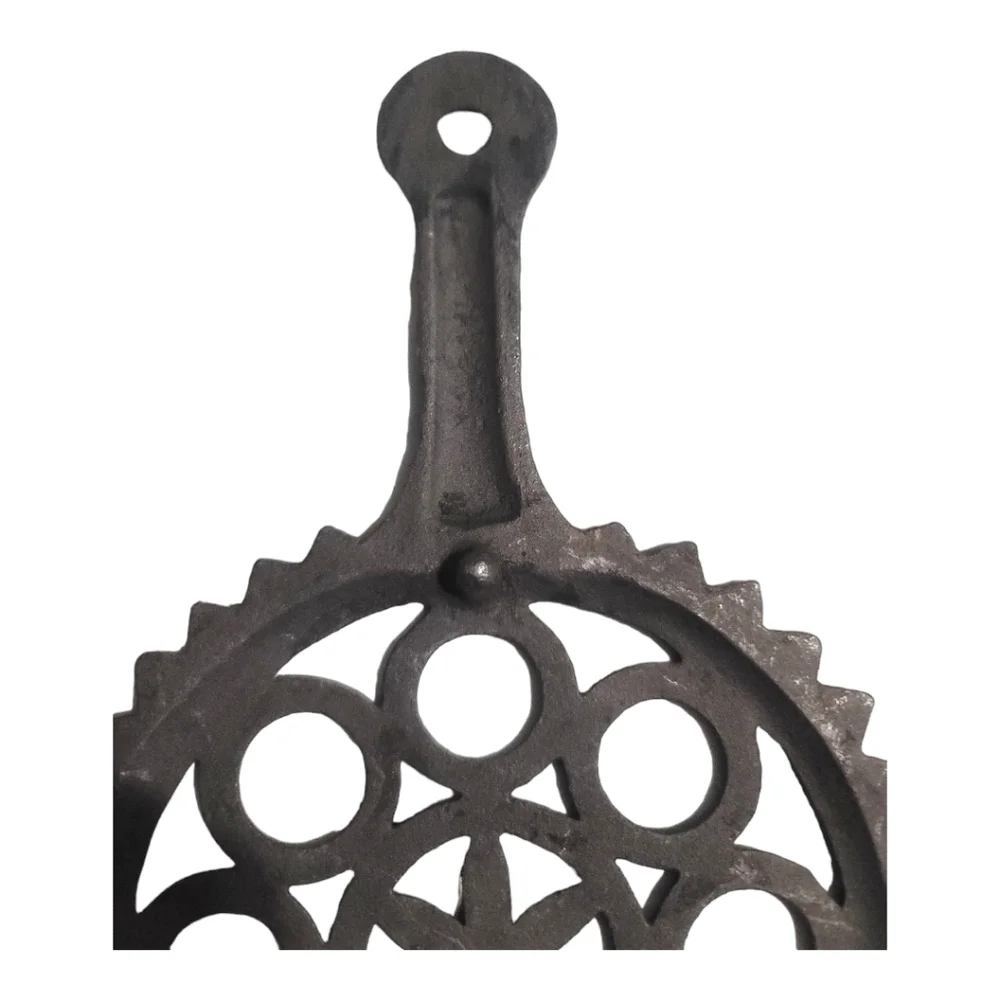 ⏳️Vintage⏳️ Cast Iron Trivet Round Pot Holders / Tea Warmer Set